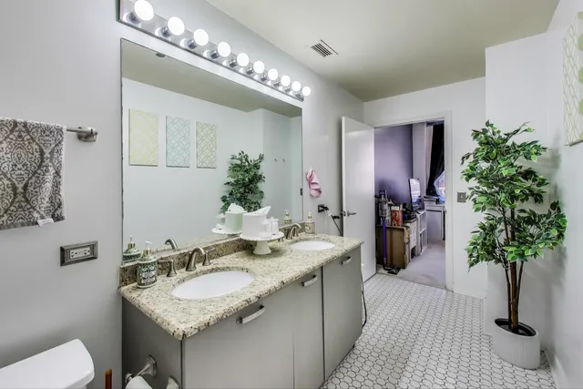 $422,000 | 111 South Morgan Street, Unit 510, Chicago, IL 60607