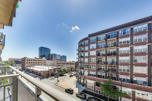 $422,000 | 111 South Morgan Street, Unit 510, Chicago, IL 60607