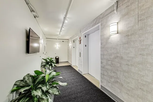 $422,000 | 111 South Morgan Street, Unit 510, Chicago, IL 60607