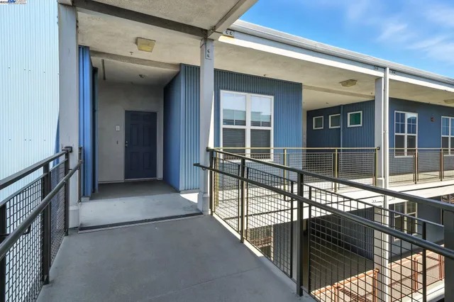 $749,000 | 1121 40th Street, Unit 1401, Emeryville, CA 94608