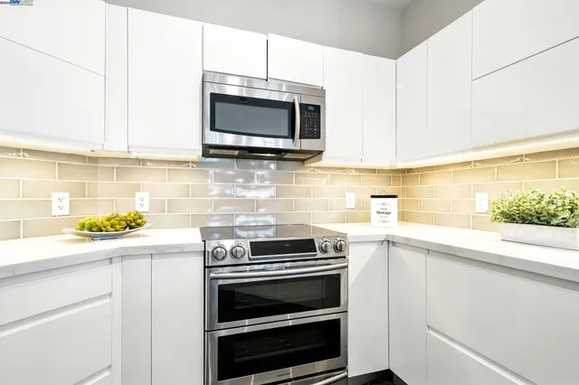 $749,000 | 1121 40th Street, Unit 1401, Emeryville, CA 94608