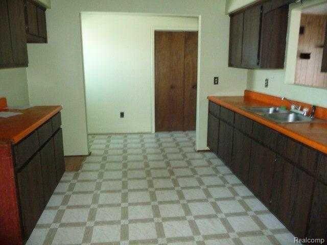 15717 Schultz Road Allenton, MI 48002 - Photo 4 of 15 4