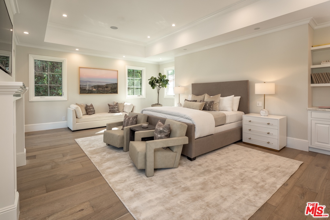 604 Walden Drive Beverly Hills, CA 90210 - Photo 11 of 31