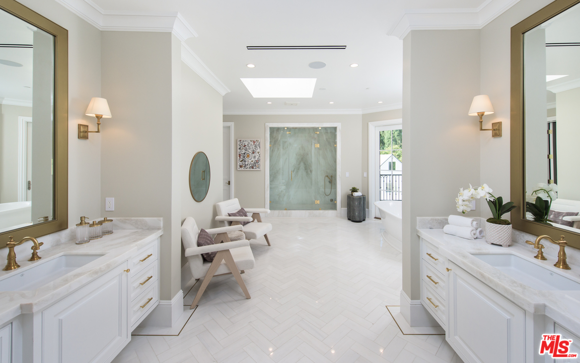 604 Walden Drive Beverly Hills, CA 90210 - Photo 13 of 31