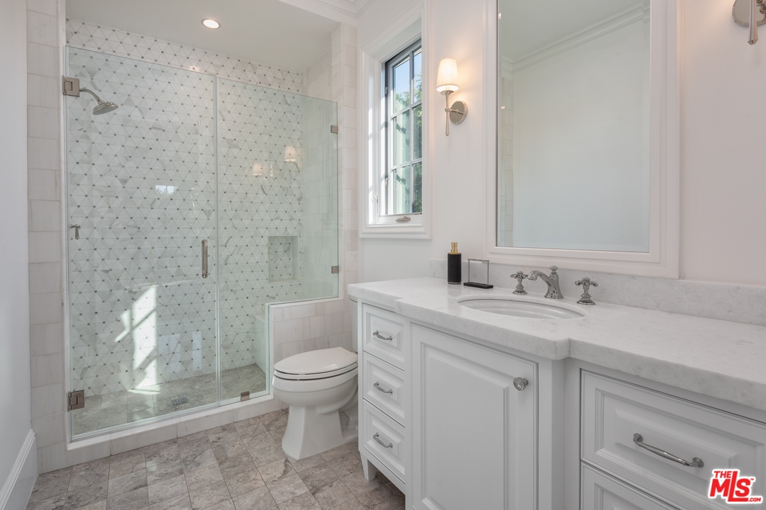 604 Walden Drive Beverly Hills, CA 90210 - Photo 16 of 31