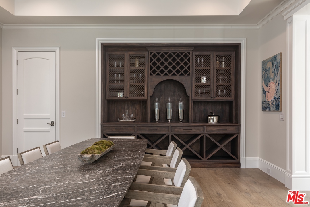 604 Walden Drive Beverly Hills, CA 90210 - Photo 6 of 31