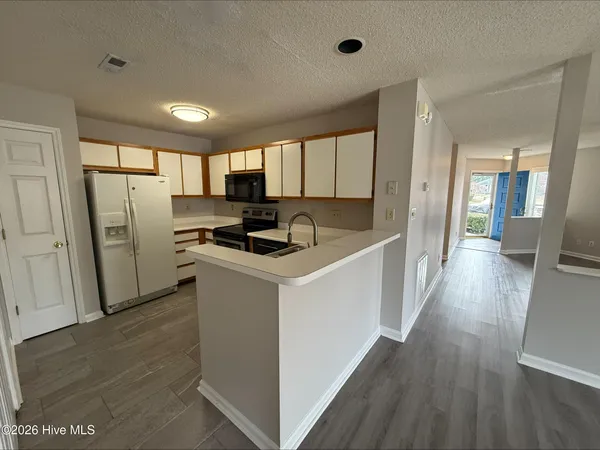 $1,200 | 107 Breezewood Drive, Unit A, Greenville, NC 27858