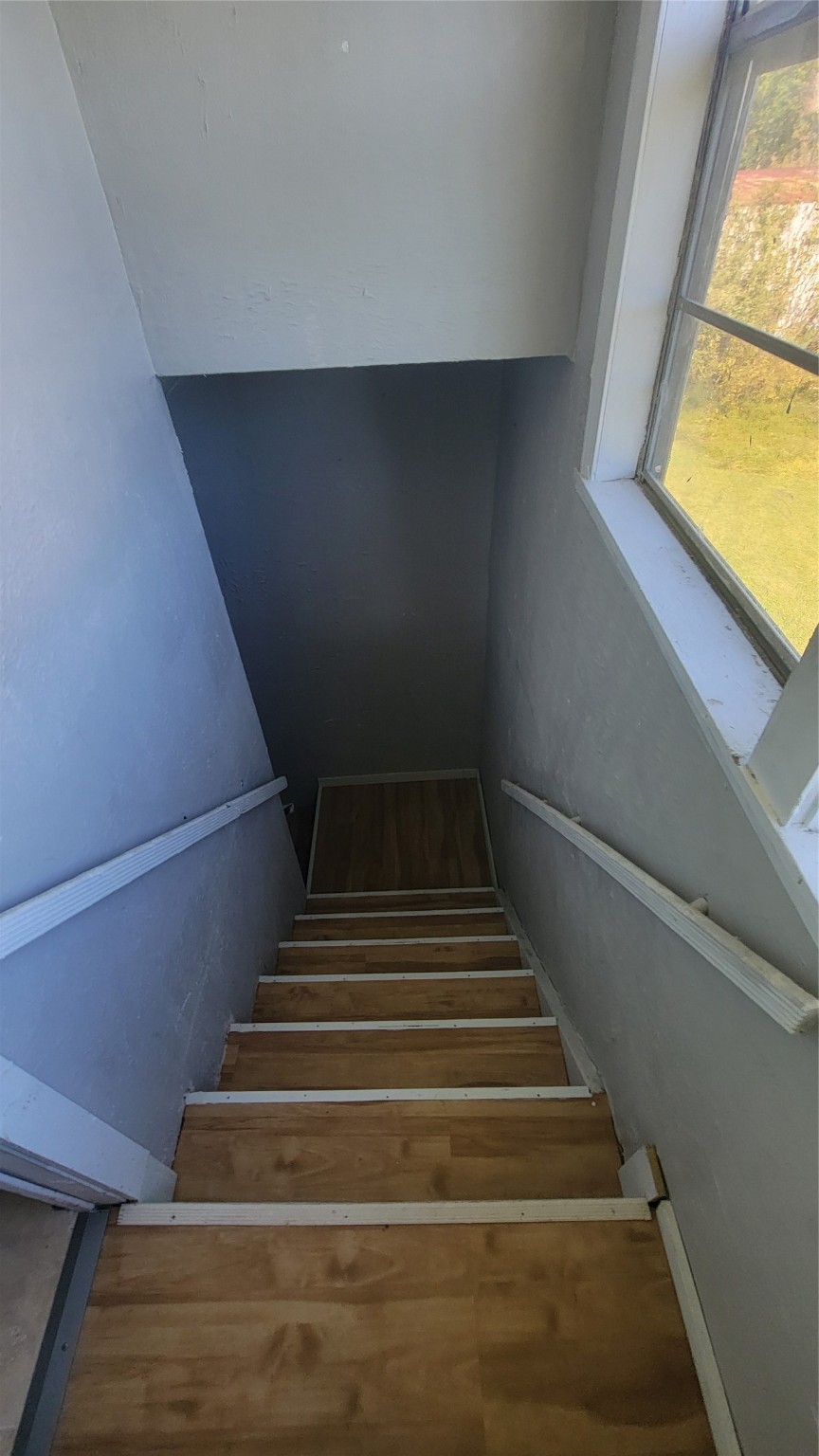 12018 Sandpiper Road Angleton, TX 77515 - Photo 20 of 48 a view of entryway