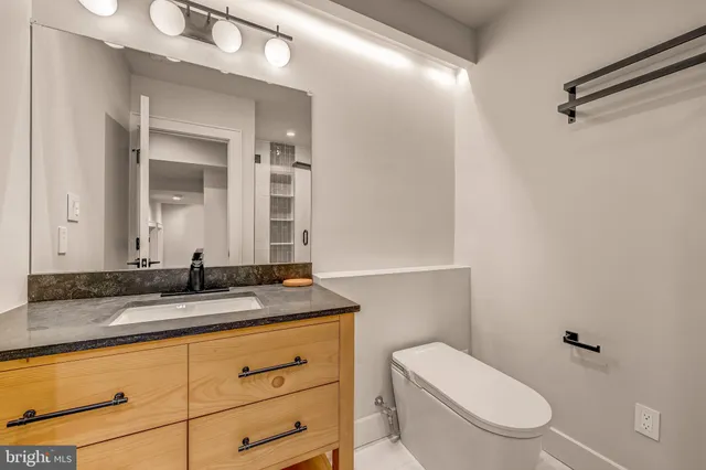 $2,975,000 | 5921 Chesterbrook Road, McLean, VA 22101