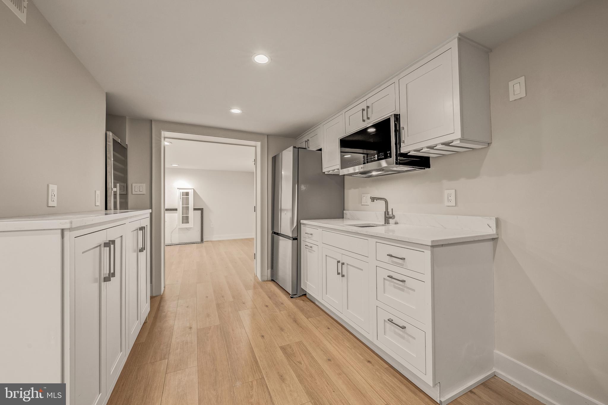 5921 Chesterbrook Road McLean, VA 22101 - Photo 66 of 76 Kitchenette