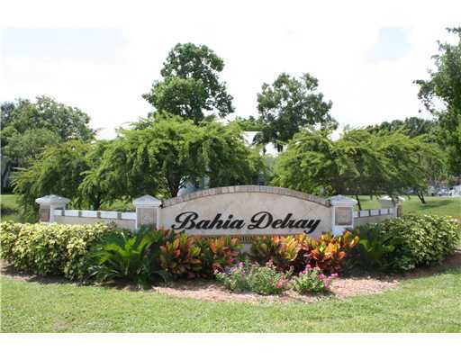 1335 Crystal Way, Unit J Delray Beach, FL 33444 - Photo 5 of 6 a view of a park
