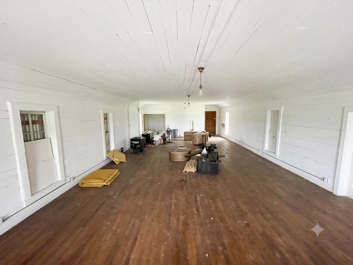 10978 East 8 Mile Road Tustin, MI 49688 - Photo 7 of 14 IMG_1720