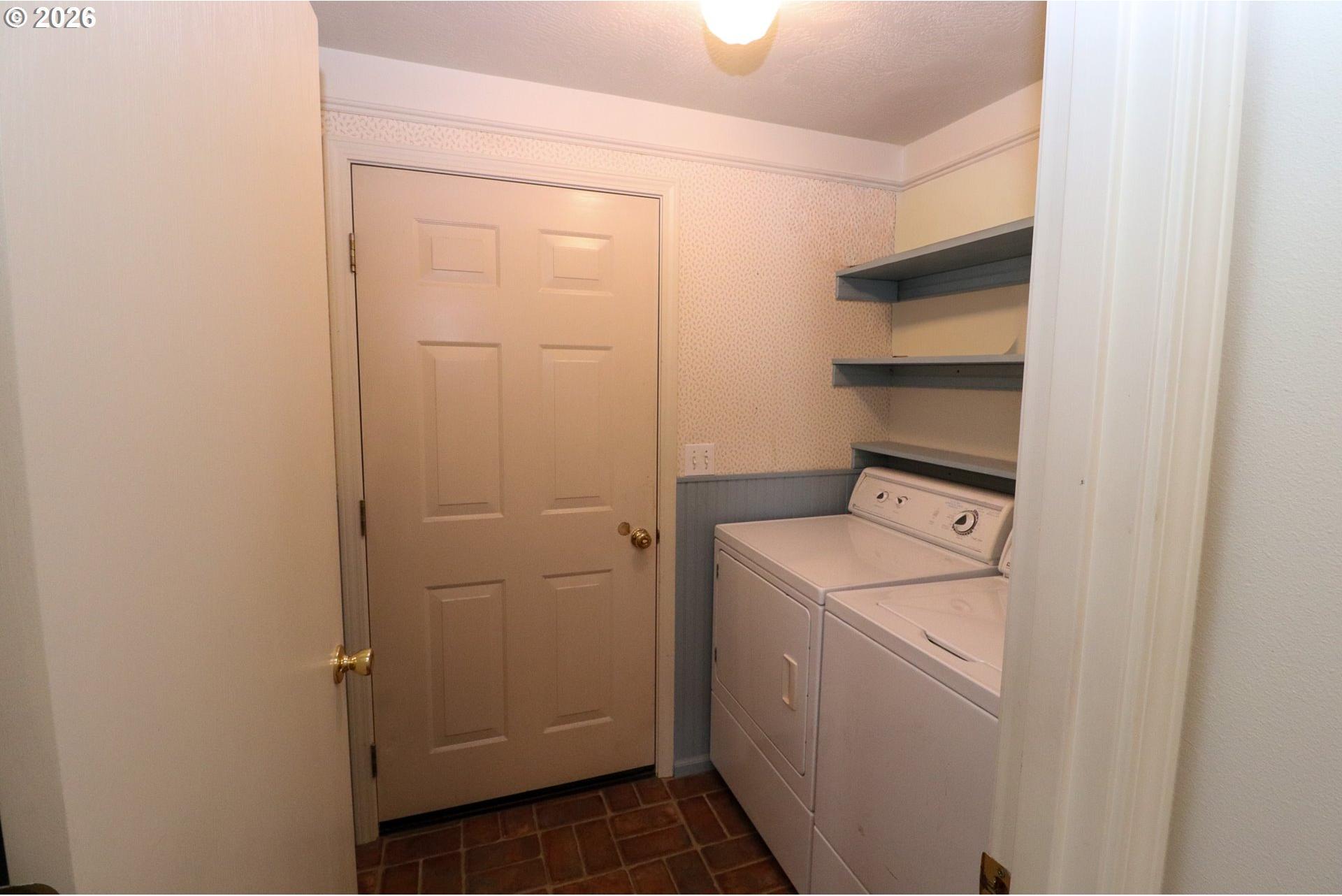 631 Nicholas Drive Springfield, OR 97477 - Photo 32 of 43 Gallery Image 32