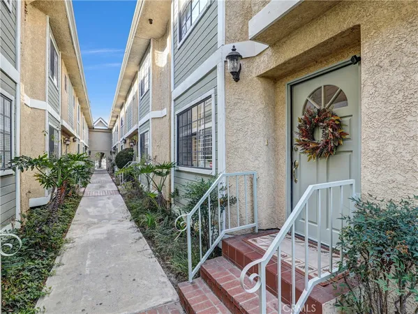 $699,900 | 25 Palmetto Drive, Unit E, Alhambra, CA 91801