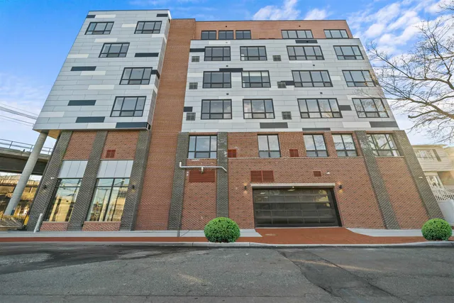 $2,353 | 17 Ave East, Unit 506, Bayonne, NJ 07002