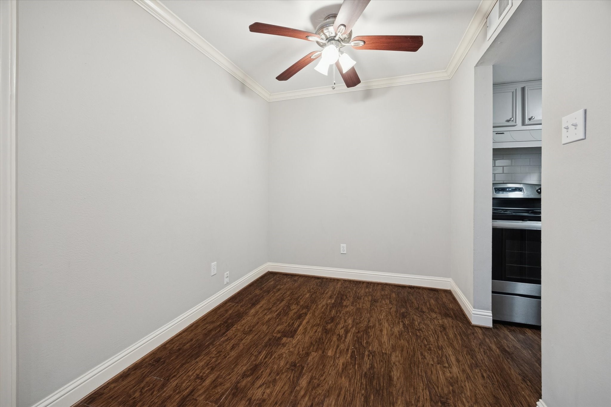 1531 Marshall Street, Unit 1 Houston, TX 77006 - Photo 7 of 19 This cozy dining area offers the perfect spot for casual dinners and lively gatherings with an updated lighting and rich wood-look floors that add warmth and character to every meal.