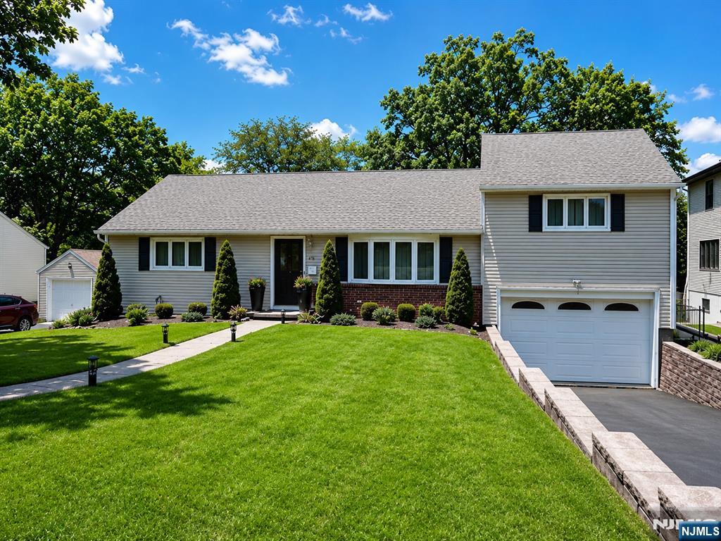 321 Maplewood Drive Paramus, NJ 07652 - Photo 1 of 29