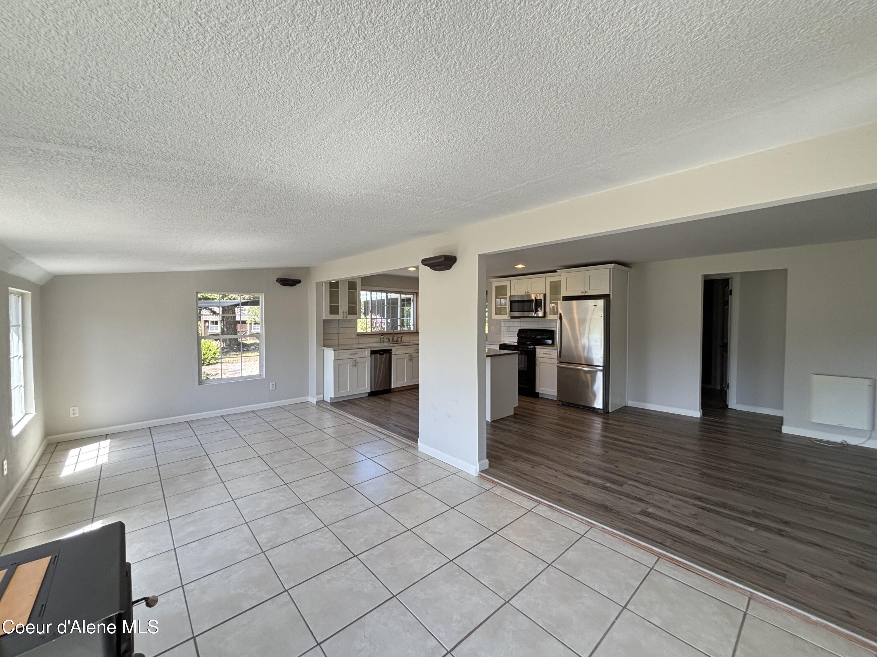 118 Walsh Way Sandpoint, ID 83864 - Photo 13 of 46 011 living room