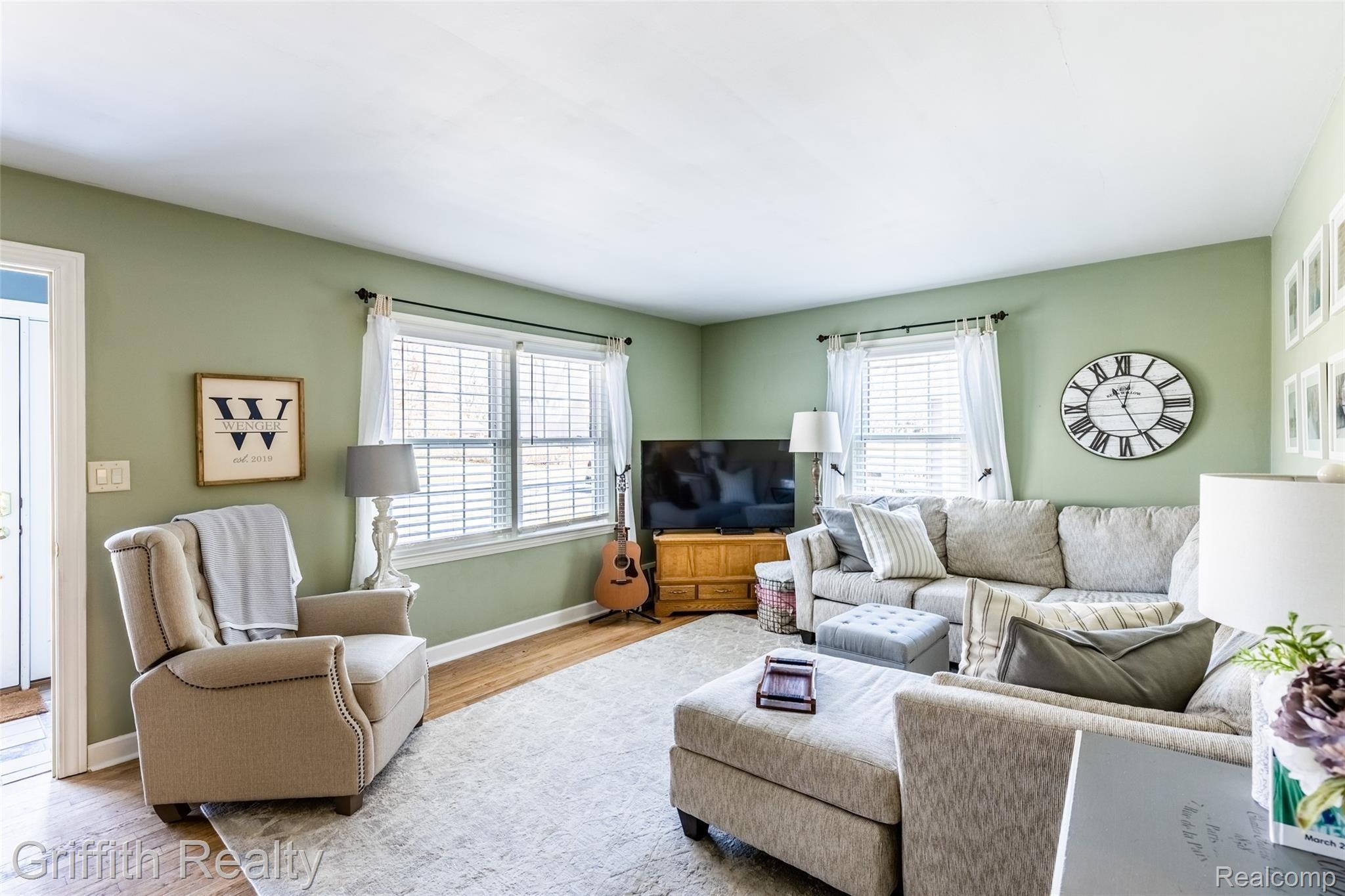 137 Riddle Street Howell, MI 48843 - Photo 11 of 62 137 Riddle Street-18.jpg