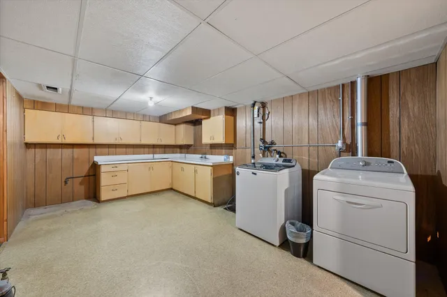 $324,900 | 2509 Saemann Avenue, Sheboygan, WI 53081