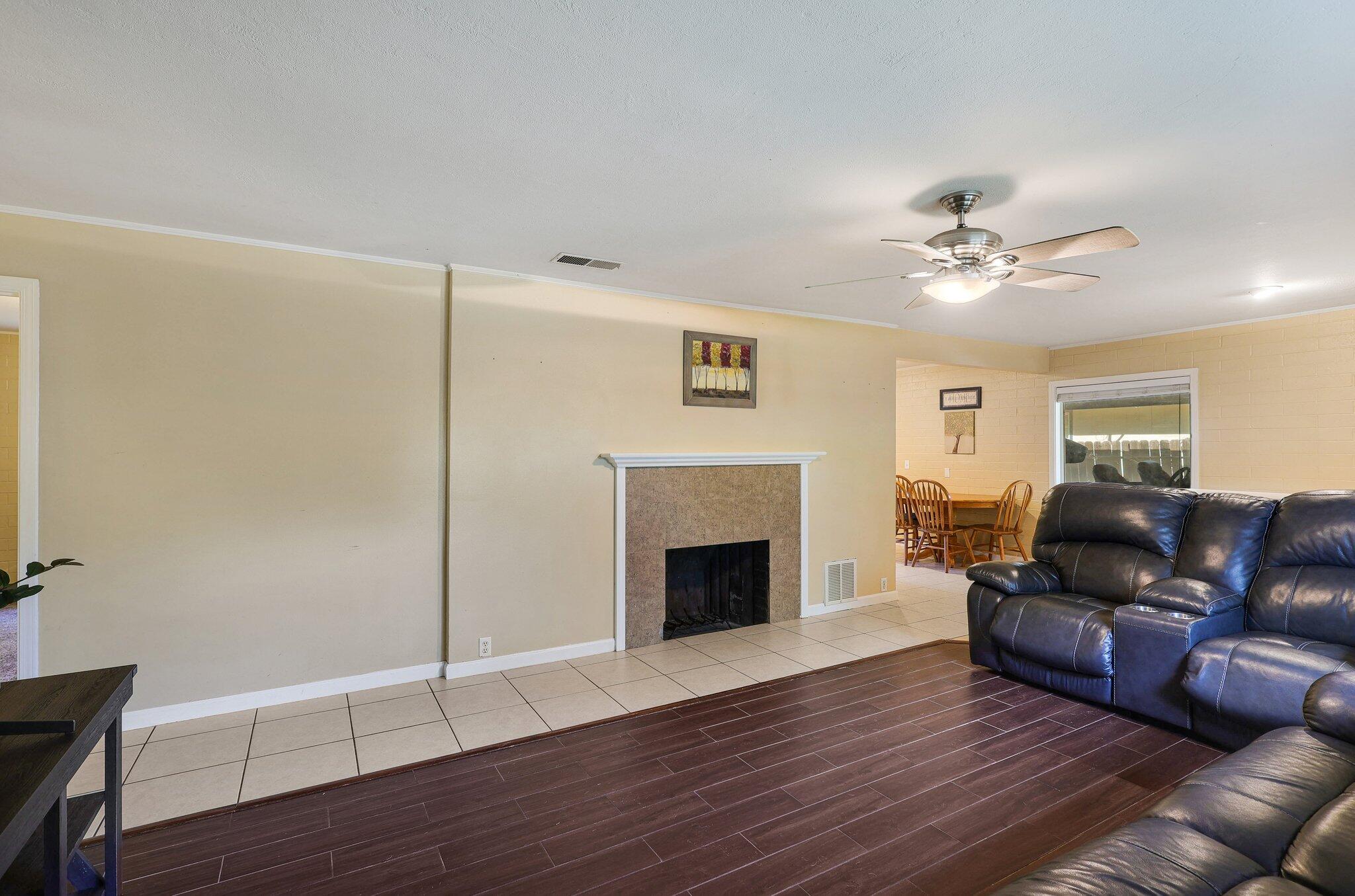 3324 Bardick Road Anderson, CA 96007 - Photo 5 of 27 1-web-or-mls-LZ0A0005