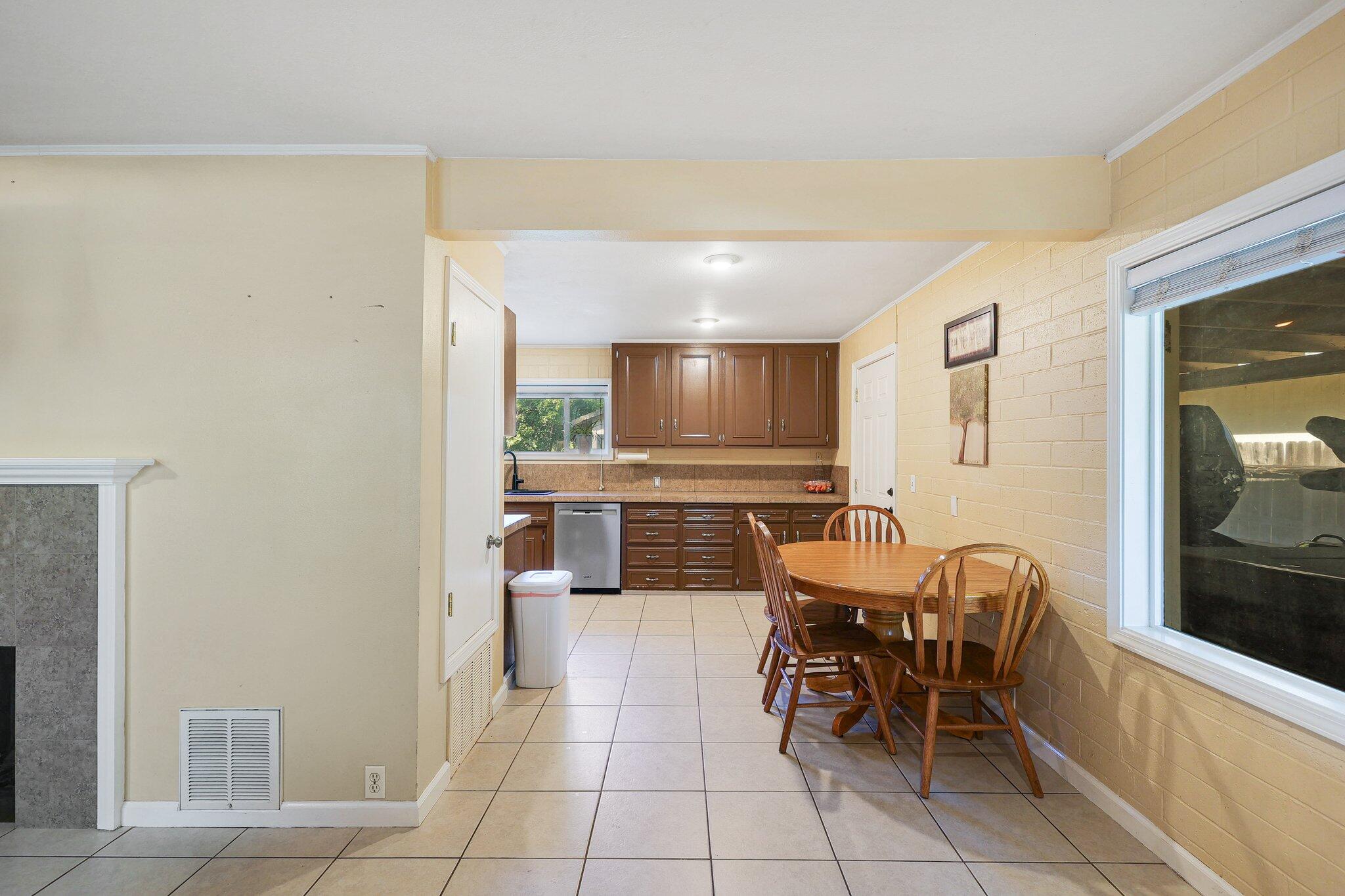 3324 Bardick Road Anderson, CA 96007 - Photo 8 of 27 4-web-or-mls-LZ0A0035