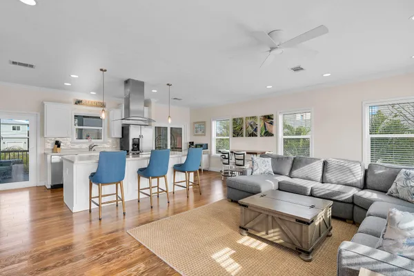$1,250,000 | 320 Calzada De Bougainville, Marathon, FL 33050