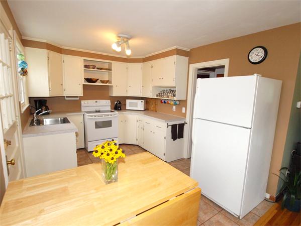 121 Sterling Road Lancaster, MA 01523 - Photo 4 of 21