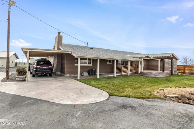 $750,000 | 3630 Progressive Road, Wapato, WA 98951