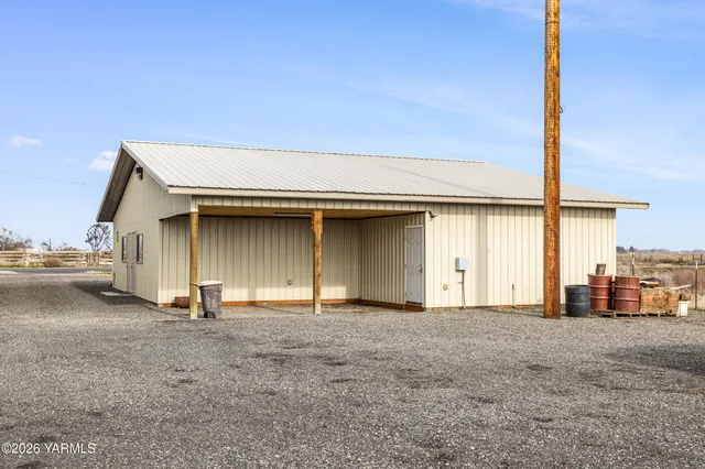 $750,000 | 3630 Progressive Road, Wapato, WA 98951