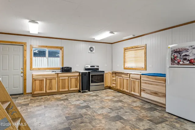 $750,000 | 3630 Progressive Road, Wapato, WA 98951