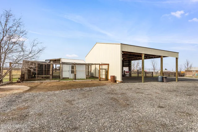 $750,000 | 3630 Progressive Road, Wapato, WA 98951