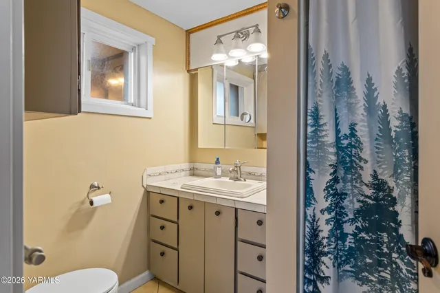 $750,000 | 3630 Progressive Road, Wapato, WA 98951