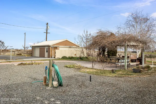 $750,000 | 3630 Progressive Road, Wapato, WA 98951