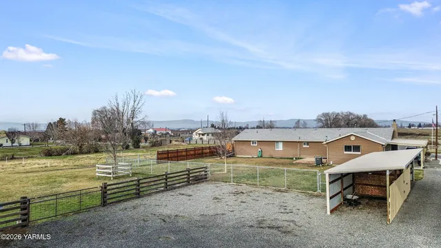 $750,000 | 3630 Progressive Road, Wapato, WA 98951