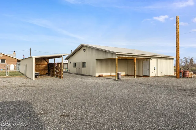 $750,000 | 3630 Progressive Road, Wapato, WA 98951