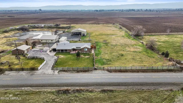 $750,000 | 3630 Progressive Road, Wapato, WA 98951