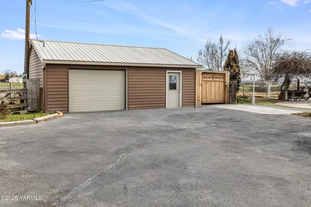 $750,000 | 3630 Progressive Road, Wapato, WA 98951