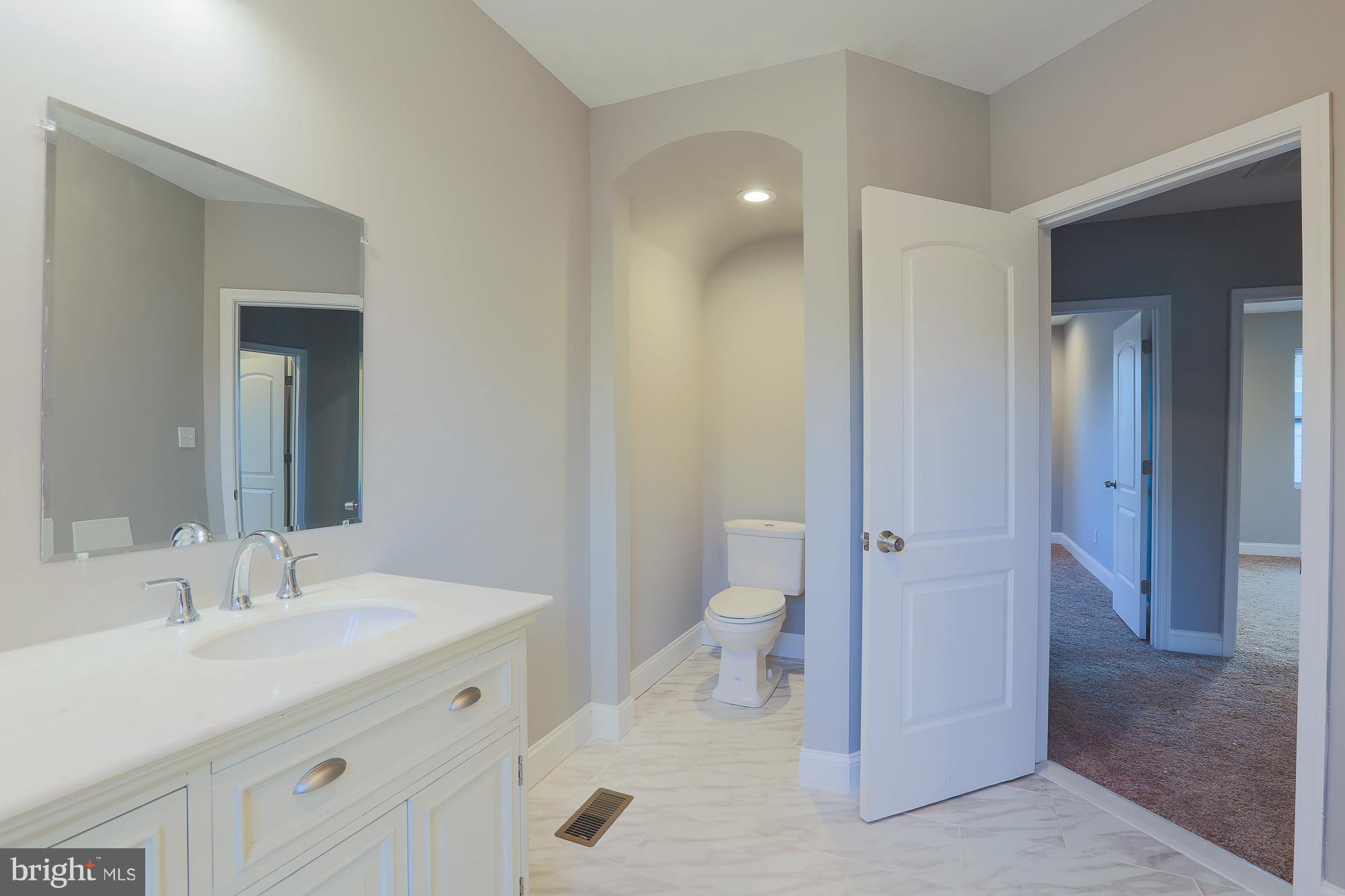 4216 Ridgewood Avenue Baltimore, MD 21215 - Photo 12 of 29 Upper level bathroom