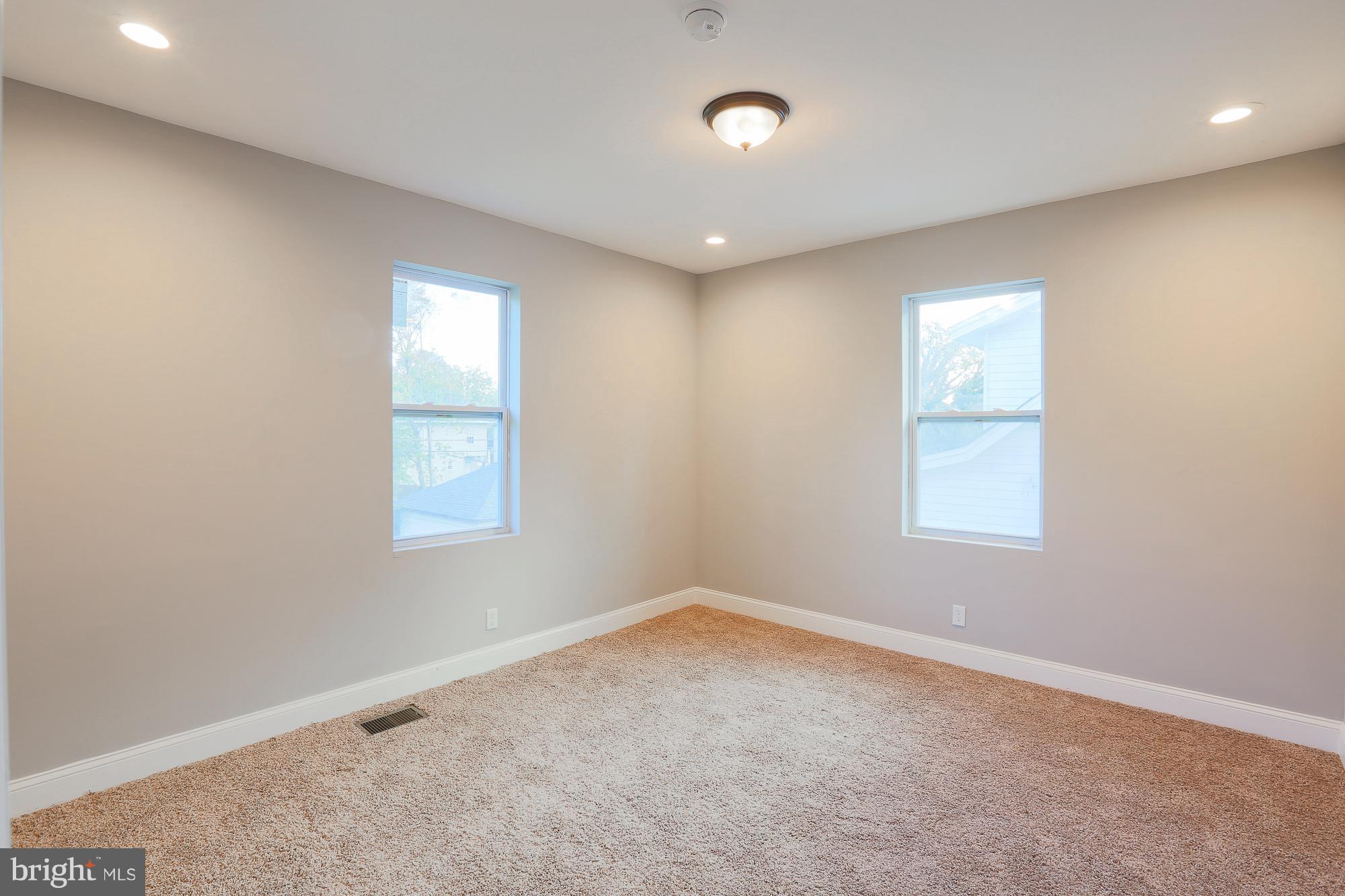 4216 Ridgewood Avenue Baltimore, MD 21215 - Photo 14 of 29 Upper level Bedroom 2