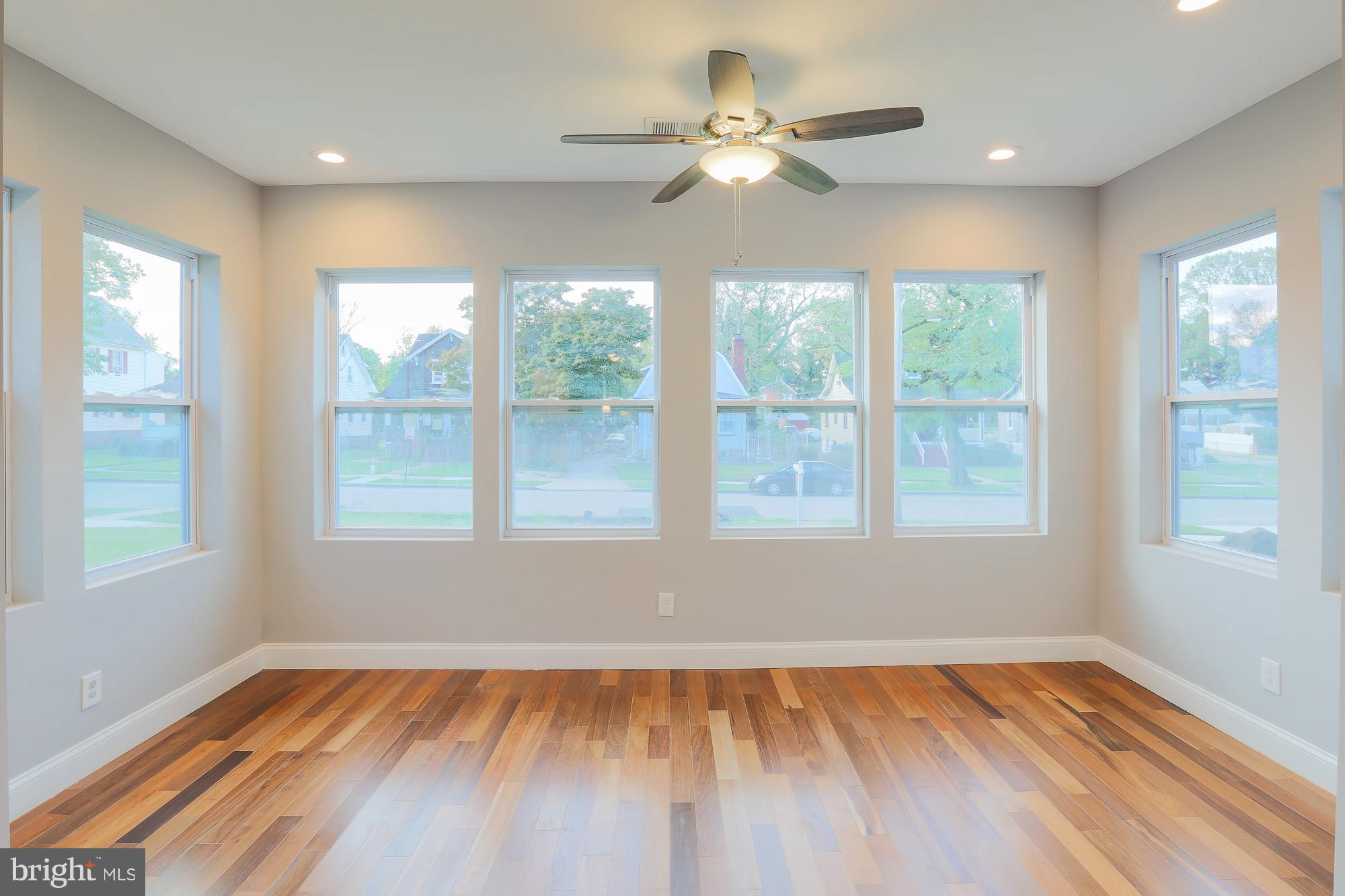 4216 Ridgewood Avenue Baltimore, MD 21215 - Photo 6 of 29 Dining room