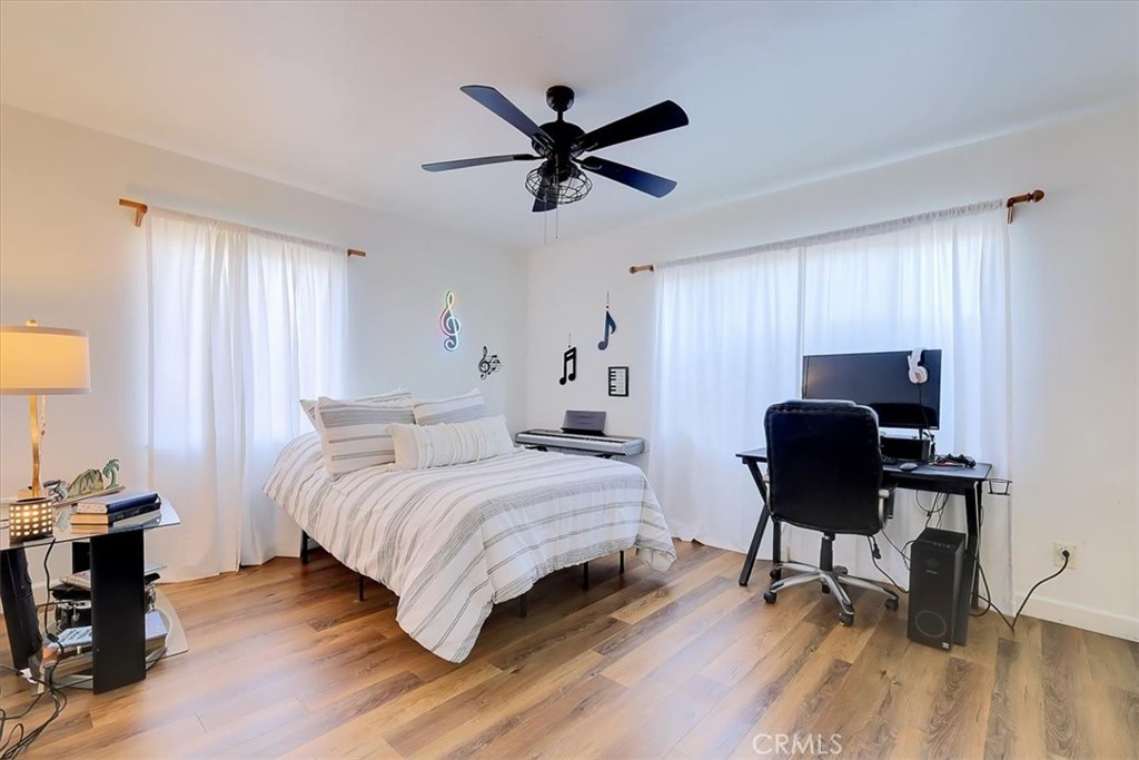 1255 Richvale Highway Richvale, CA 95974 - Photo 30 of 49 a bedroom with a bed and a table