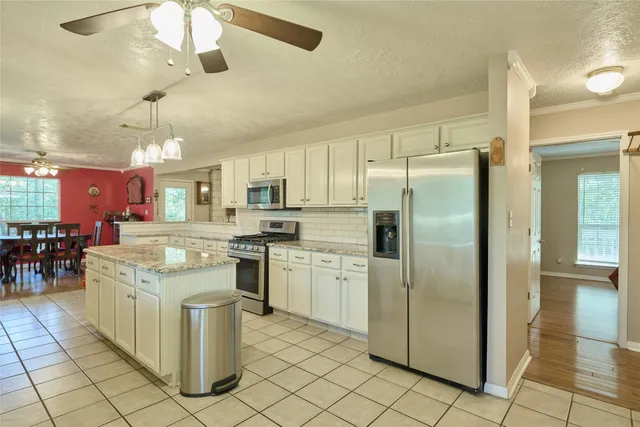 $369,900 | 10289 Crescent Drive, Montgomery, TX 77316