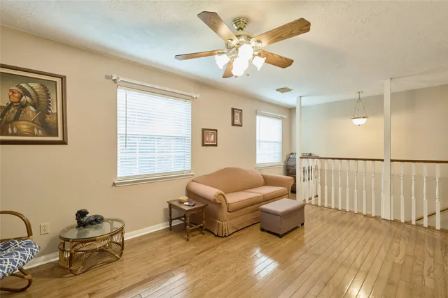 $369,900 | 10289 Crescent Drive, Montgomery, TX 77316