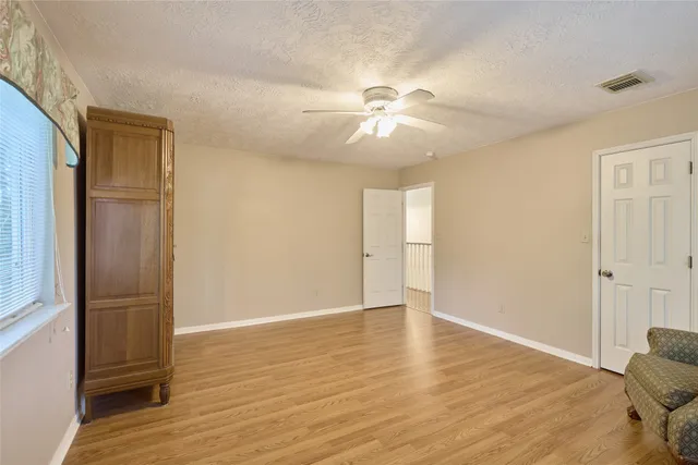 $369,900 | 10289 Crescent Drive, Montgomery, TX 77316