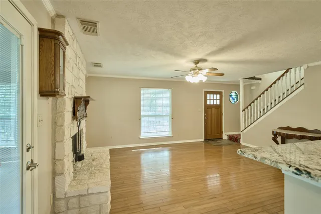 $369,900 | 10289 Crescent Drive, Montgomery, TX 77316