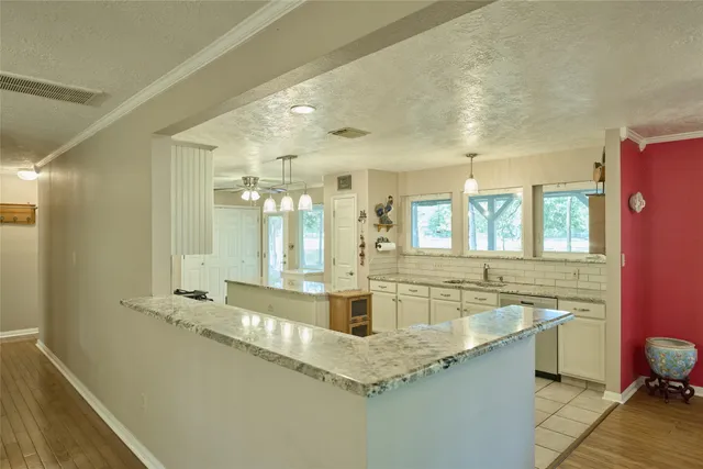 $369,900 | 10289 Crescent Drive, Montgomery, TX 77316