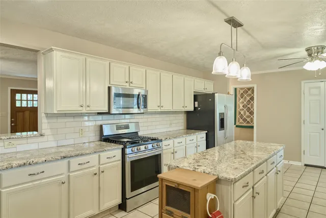 $369,900 | 10289 Crescent Drive, Montgomery, TX 77316