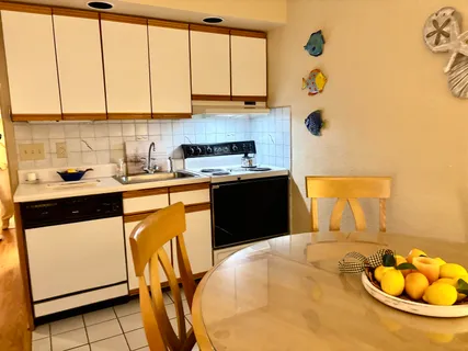 $650,000 | 9511 Sunset Drive, Unit 401, Stone Harbor, NJ 08247