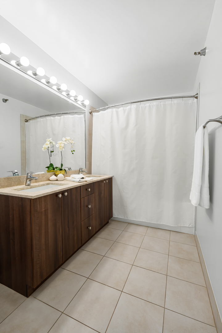 235 West Van Buren Street, Unit 3615 Chicago, IL 60607 - Photo 17 of 21